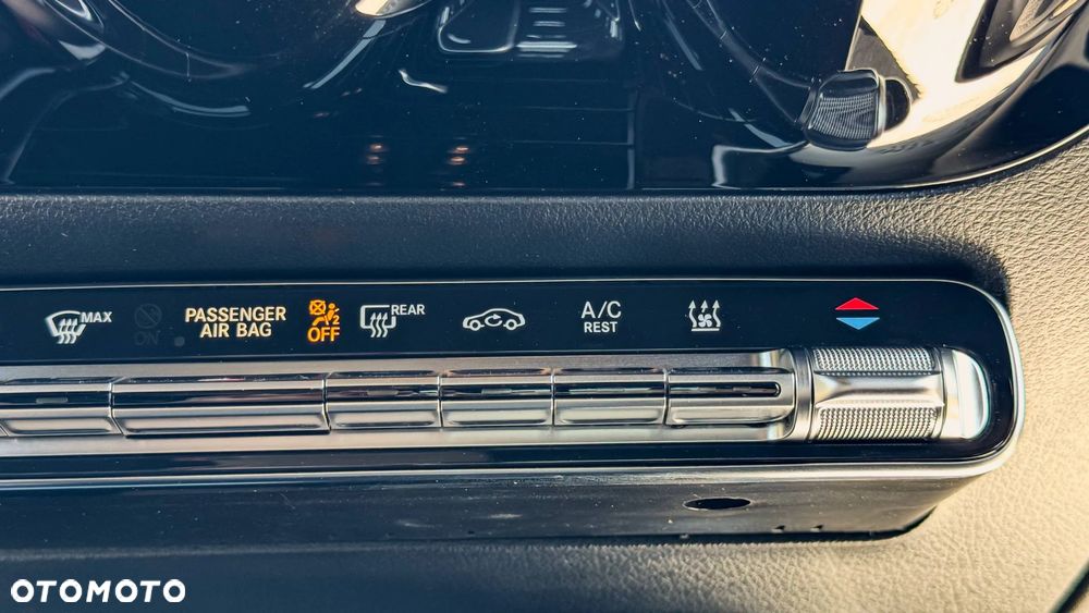 Mercedes-Benz CLA 250 e 8G-DCT AMG Line - 12