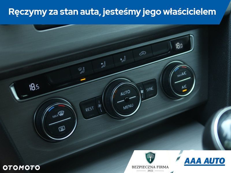 Volkswagen Passat - 16