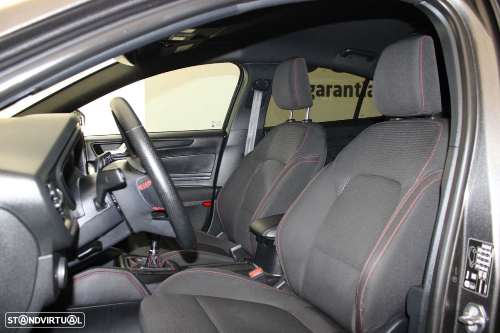 Ford Focus 1.0 EcoBoost MHEV ST-Line - 23