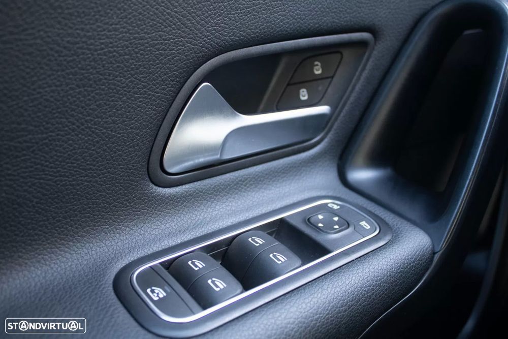 Mercedes-Benz CLA 180 d Shooting Brake Progressive Aut. - 32