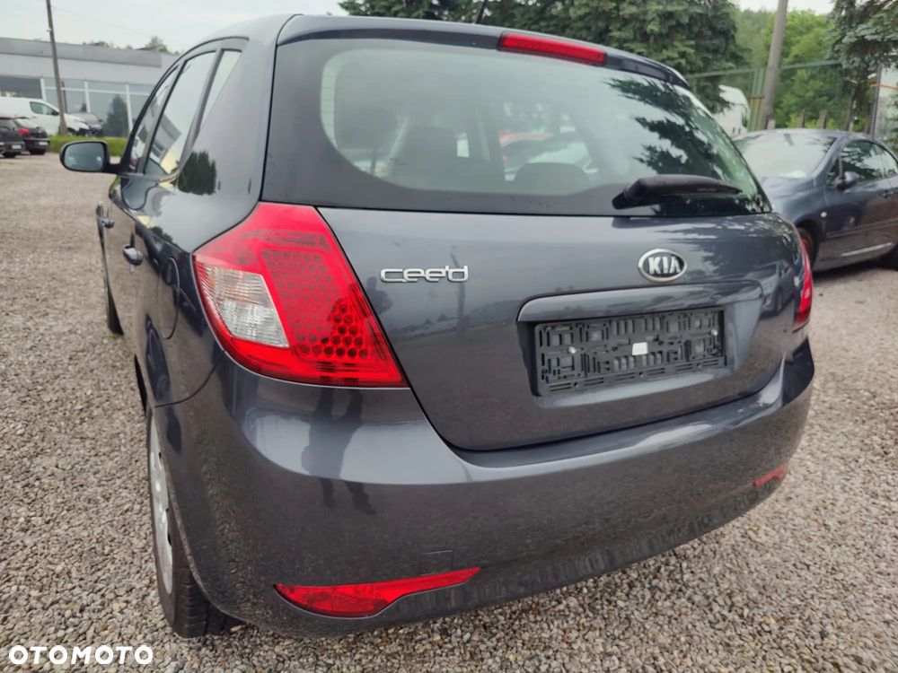 Kia Ceed - 17