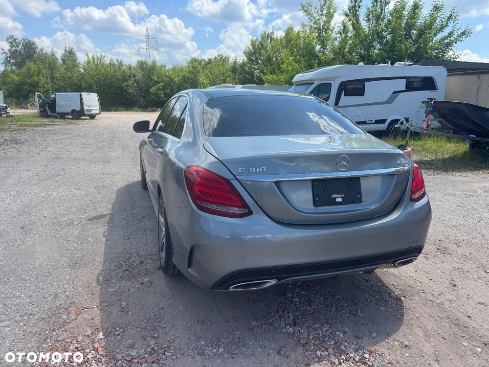 Mercedes-Benz Klasa C 300 7G-TRONIC AMG Line - 3