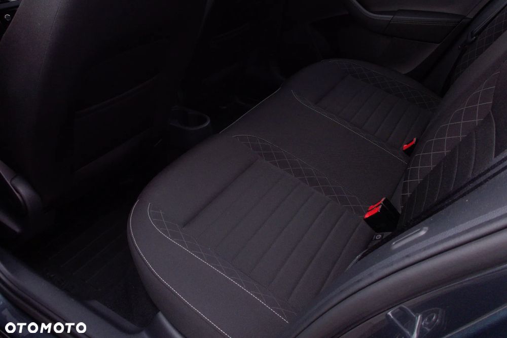 Skoda RAPID 1.2 TSI Style - 10