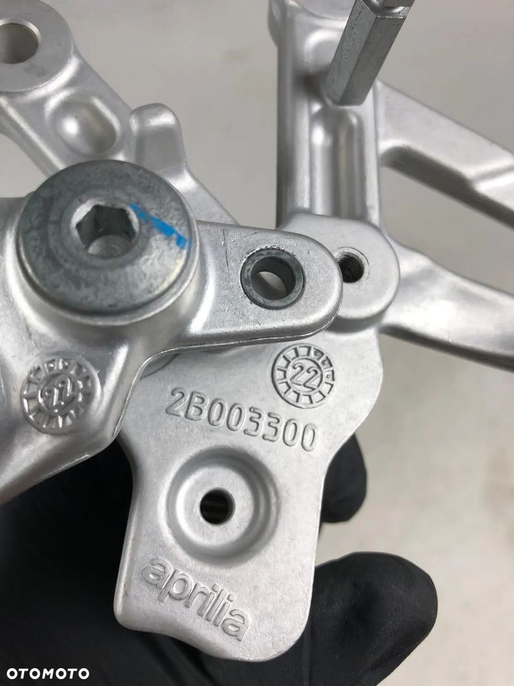 Aprilia RSV4 1000 Prawy Set Kierowcy Podnóżek Dźwignia - 8