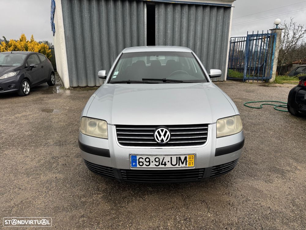 VW Passat 1.9 TDi Trendline EC - 2