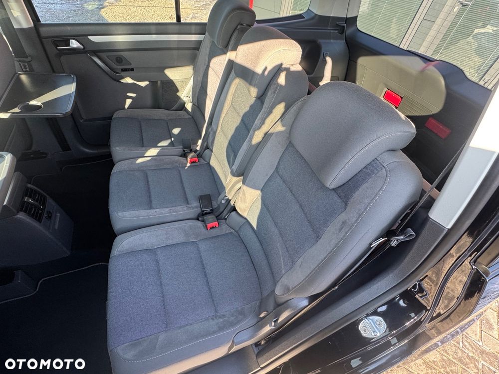 Volkswagen Touran - 33