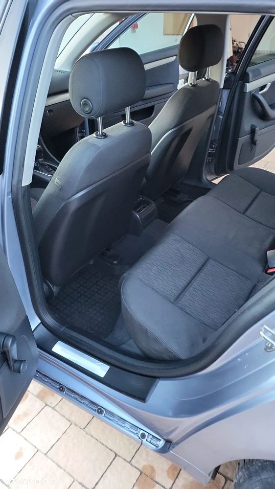 Audi A4 Avant 2.0 TDI - 11