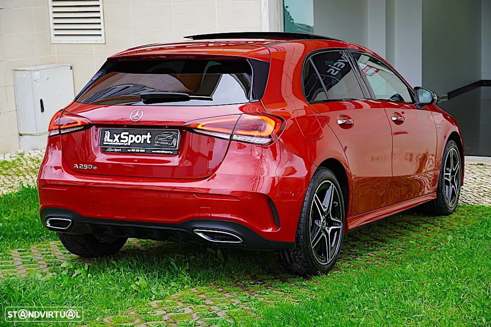 Mercedes-Benz A 250 e AMG Line - 10