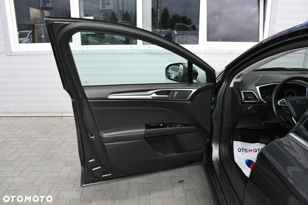 Ford Mondeo - 36