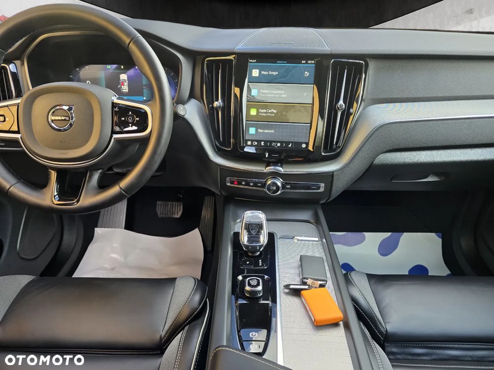 Volvo XC 60 B5 B AWD Plus Black Edition - 16