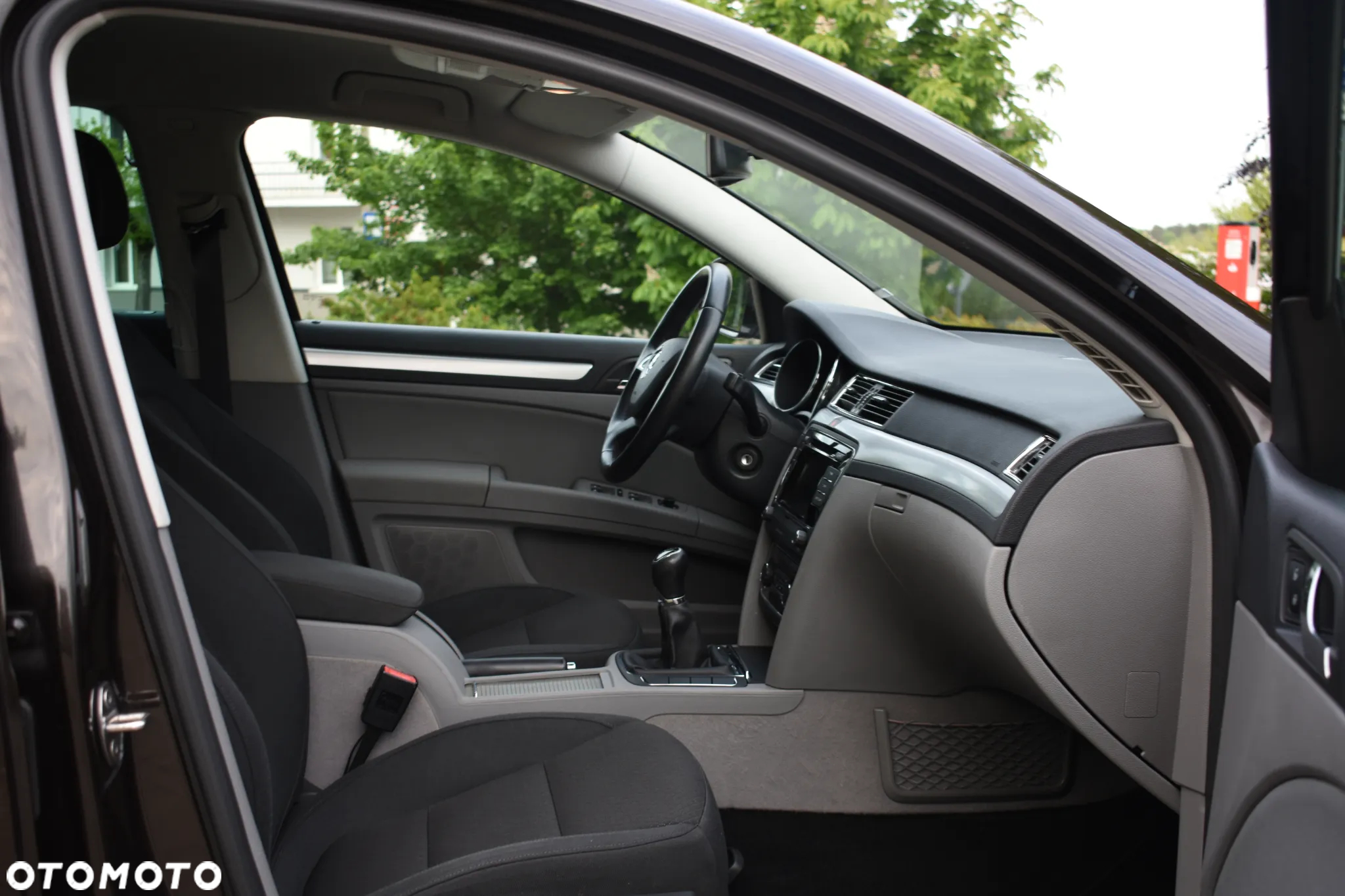 Skoda Superb 2.0 TDI Elegance - 32