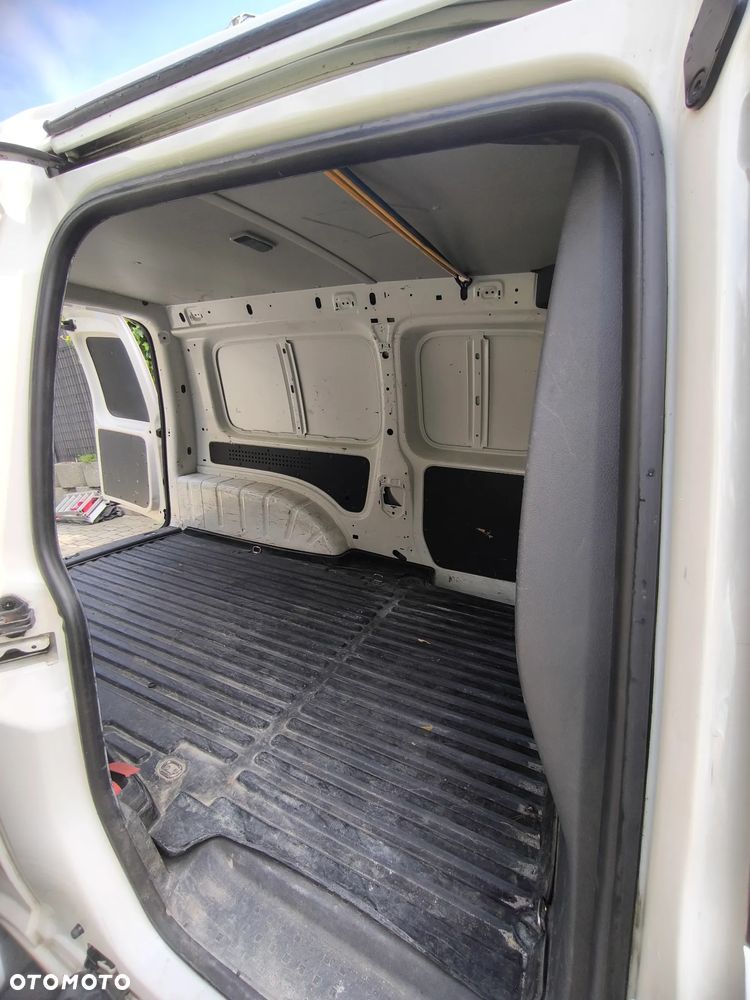 Volkswagen CADDY - 11