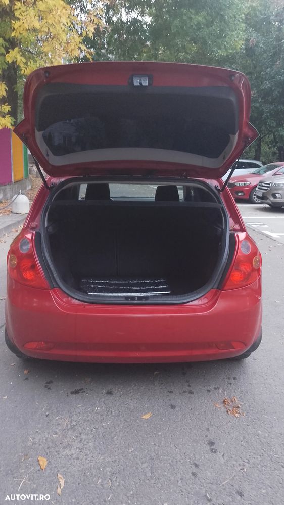 Kia Ceed - 11