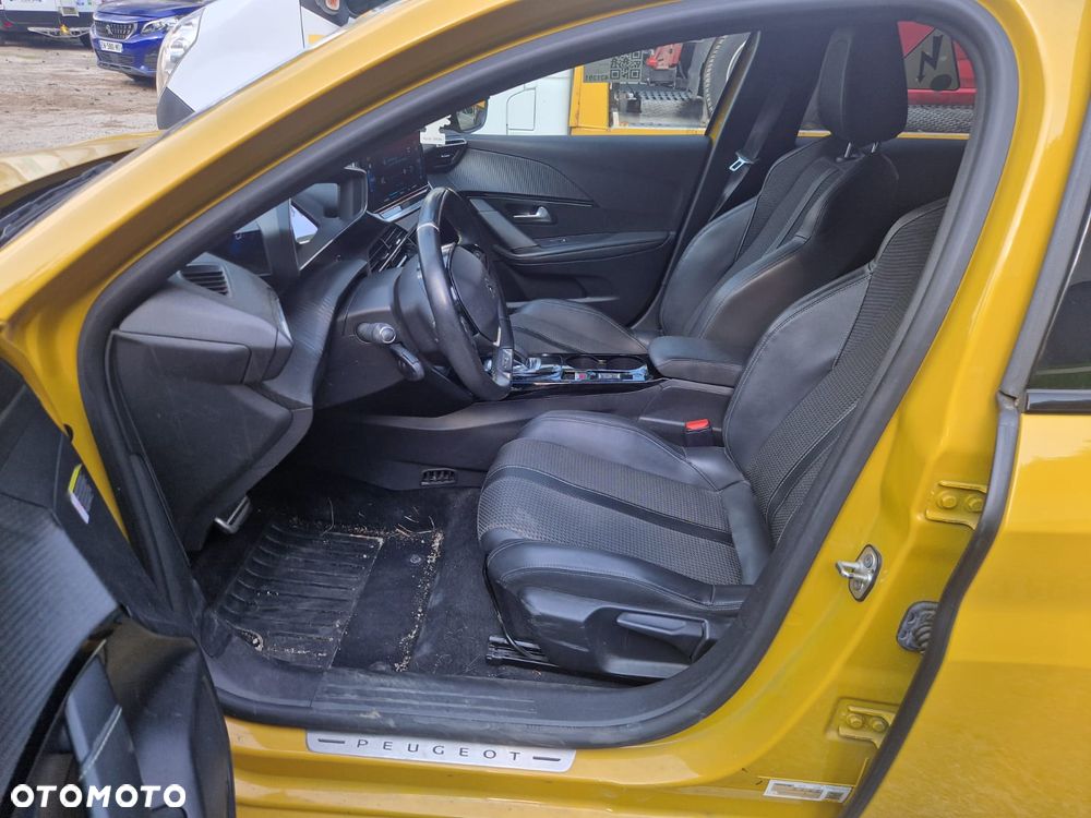 Peugeot 208 - 5