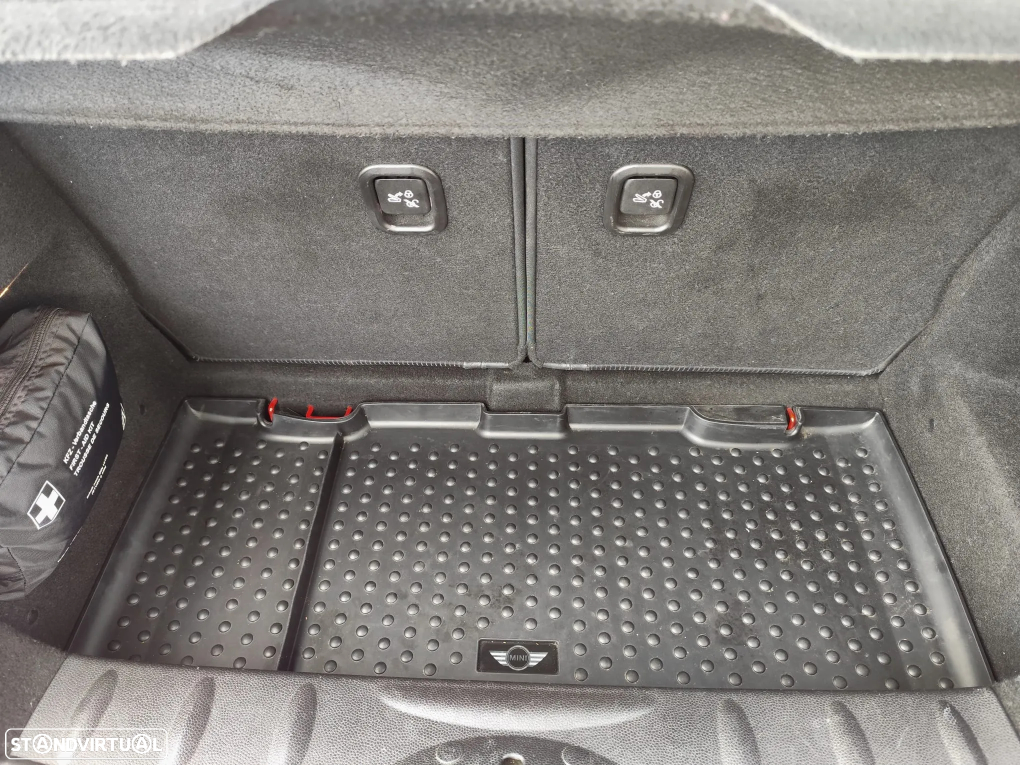 MINI 3 Portas Cooper D - 12