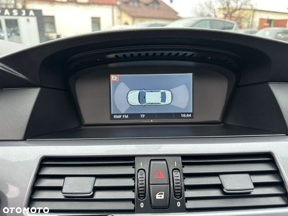 BMW Seria 5 523i - 26