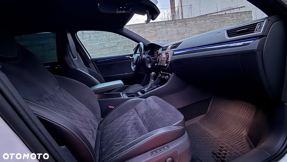 Skoda Superb 2.0 TDI DSG Sportline - 30