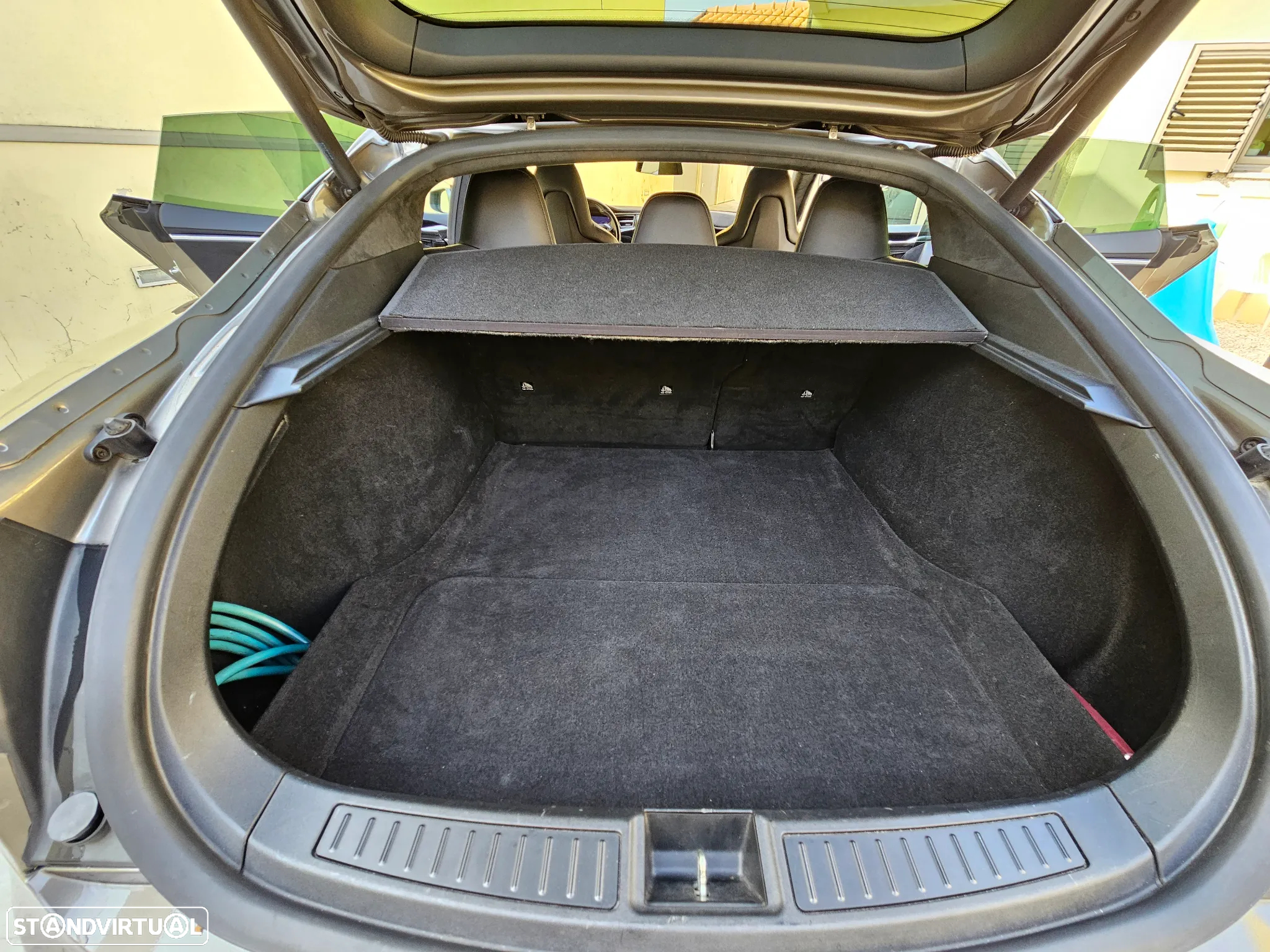 Tesla Model S - 13