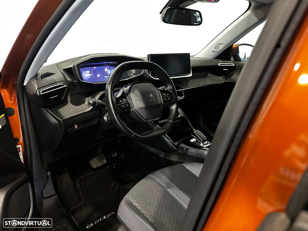 Peugeot e-2008 Allure - 13