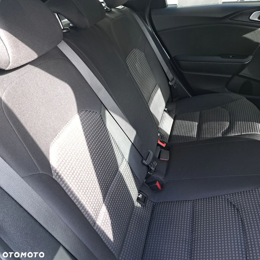 Kia Ceed 1.6 CRDi SCR M - 10