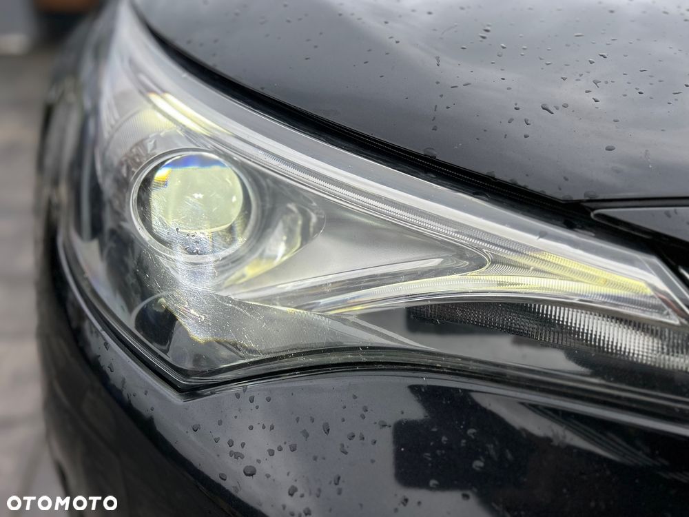 Toyota Avensis Touring Sports 2.0 D-4D Edition-S - 11