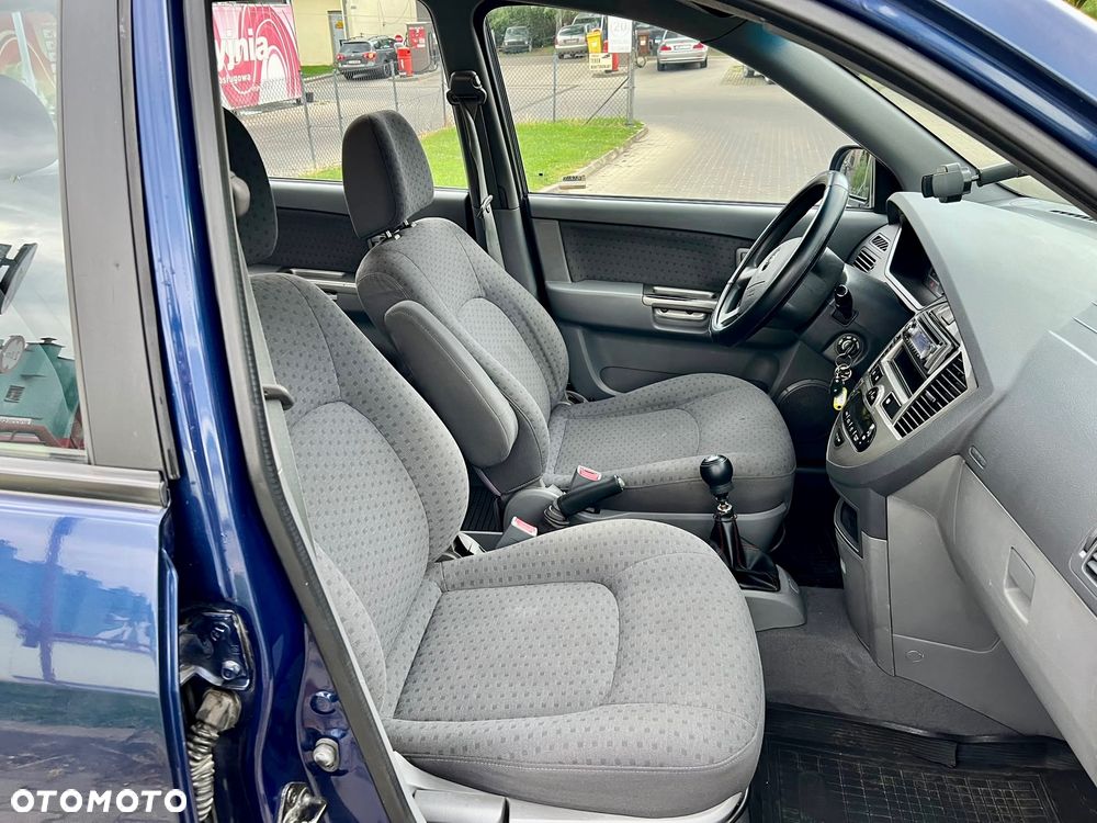 Kia Carens - 17