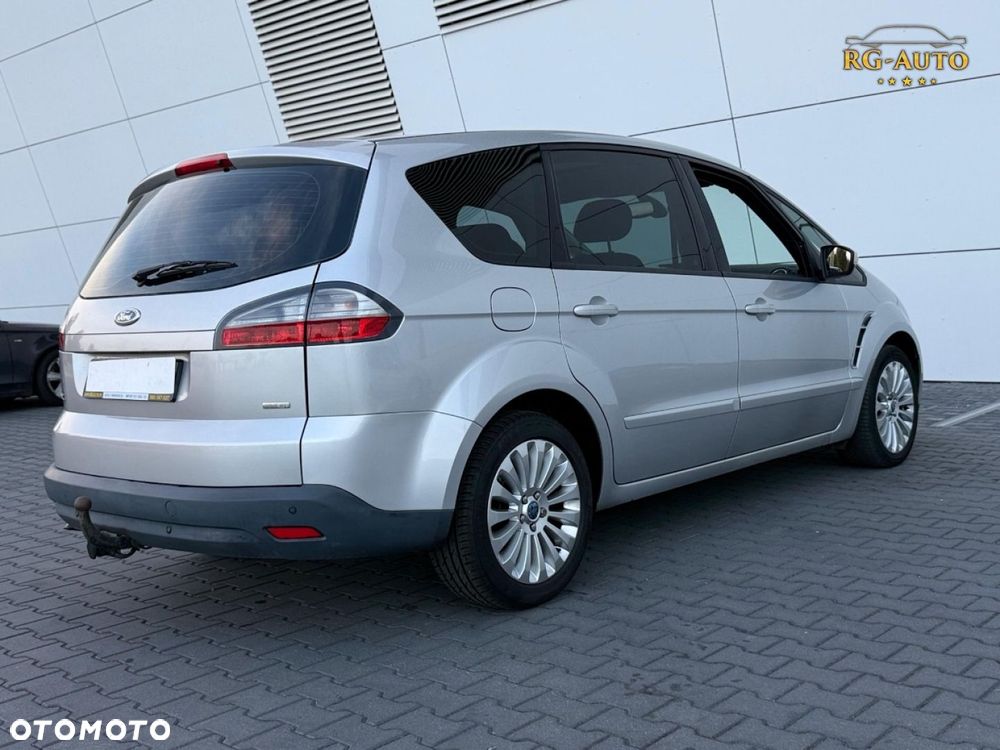 Ford S-Max - 12