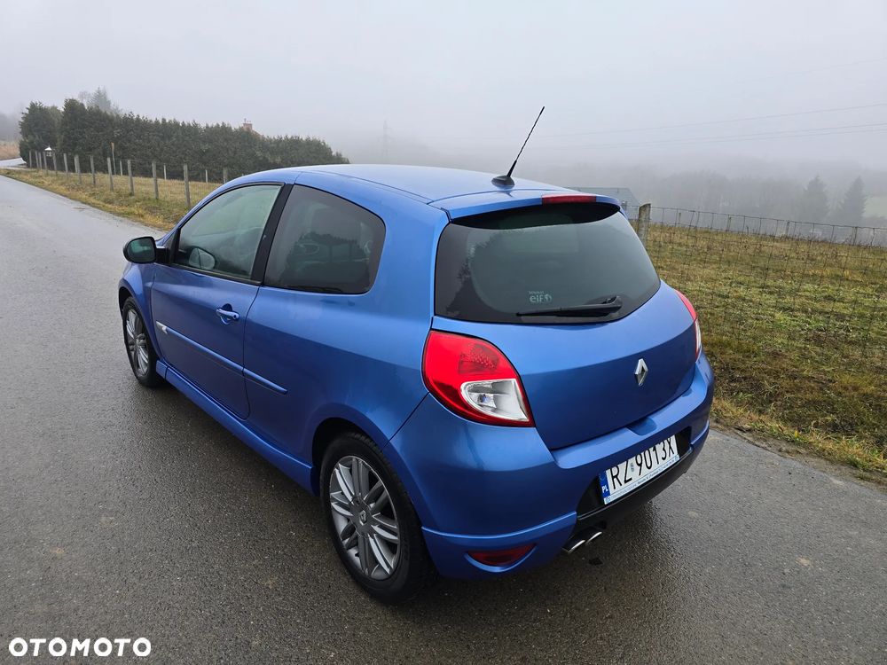 Renault Clio 1.6 16V 130 GT - 4