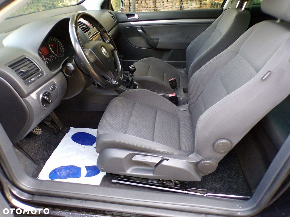 Volkswagen Golf - 21