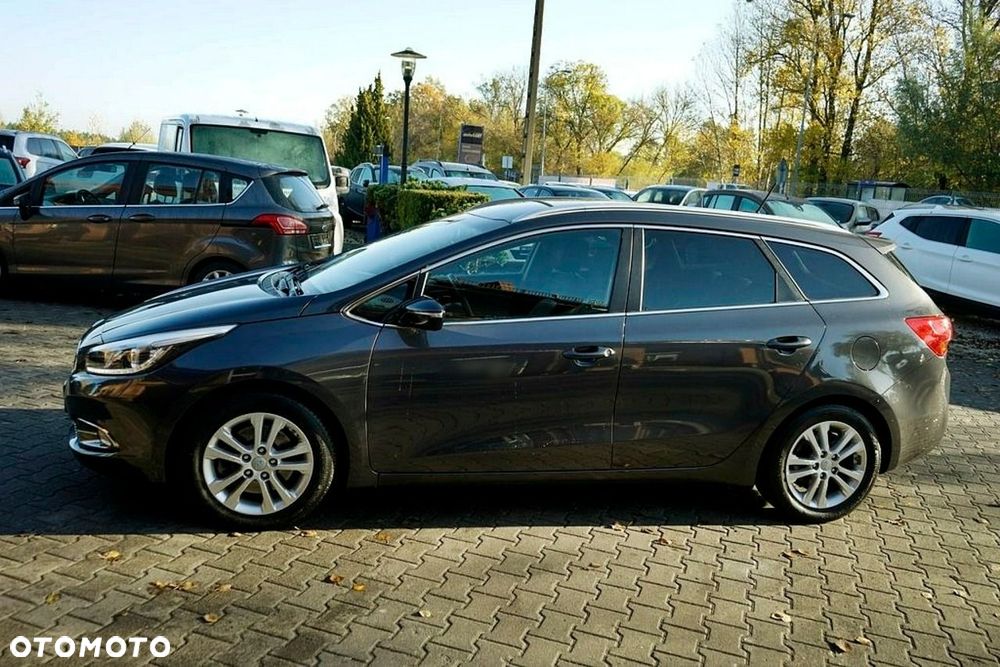 Kia Ceed - 8
