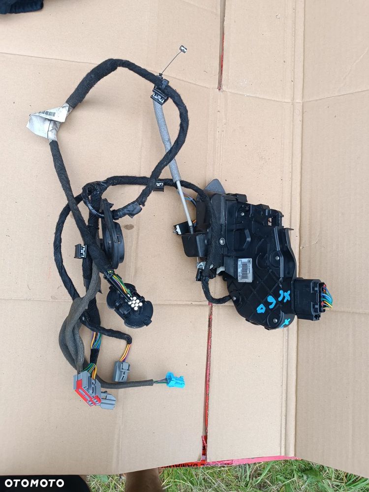 Volvo V70 XC60 LIFT  2015 Tył strona prawa Zamek drzwi tylnych - 1