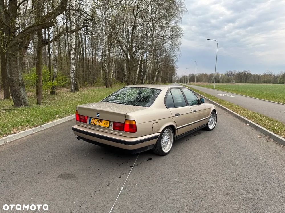 BMW Seria 5 520i - 7