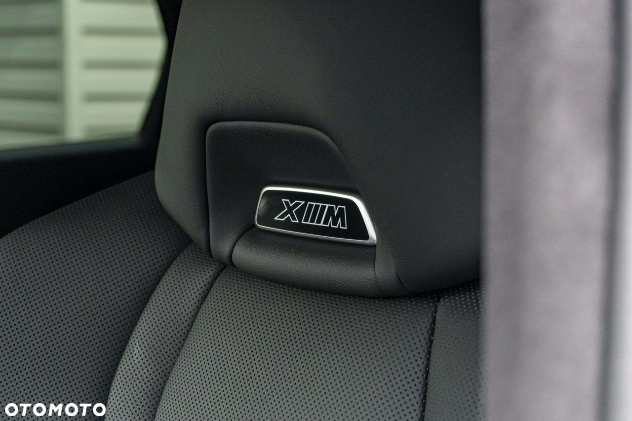 BMW XM - 13