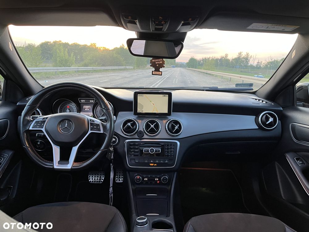 Mercedes-Benz GLA 200 (CDI) d 4Matic 7G-DCT AMG Line - 12