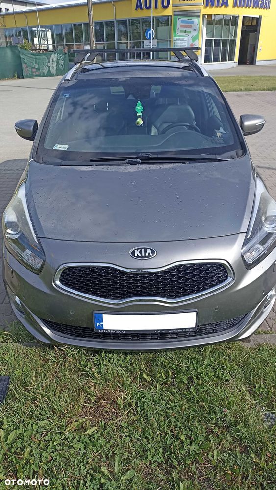 Kia Carens - 1