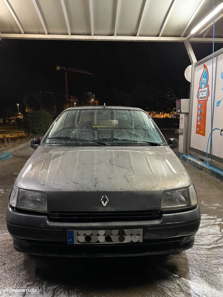 Renault Clio 1.2 RN - 1