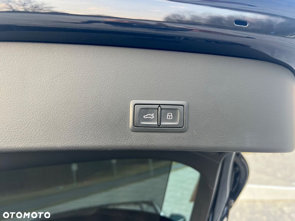 Audi A6 Avant 2.0 TDI Ultra DPF S tronic - 12