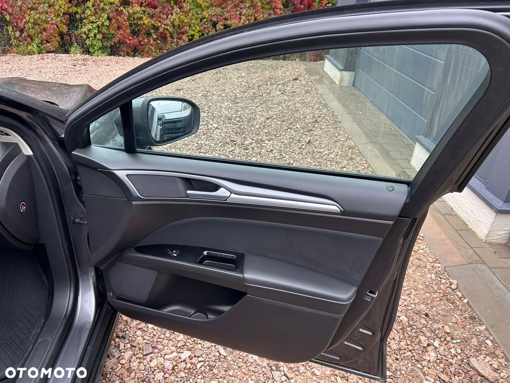 Ford Mondeo - 22