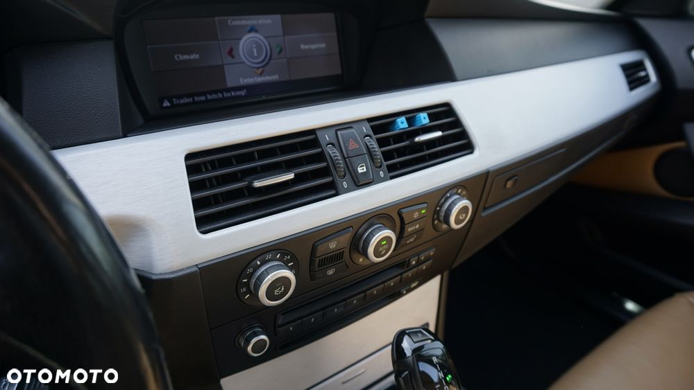 BMW Seria 5 520d - 25
