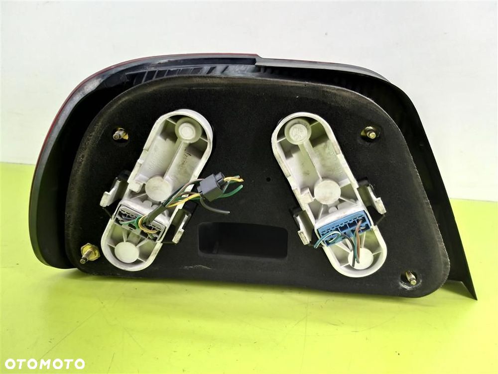 Lampa prawa tylna tył Volvo  S40/V40 I 1995-2004R LIFT SEDAN - 3
