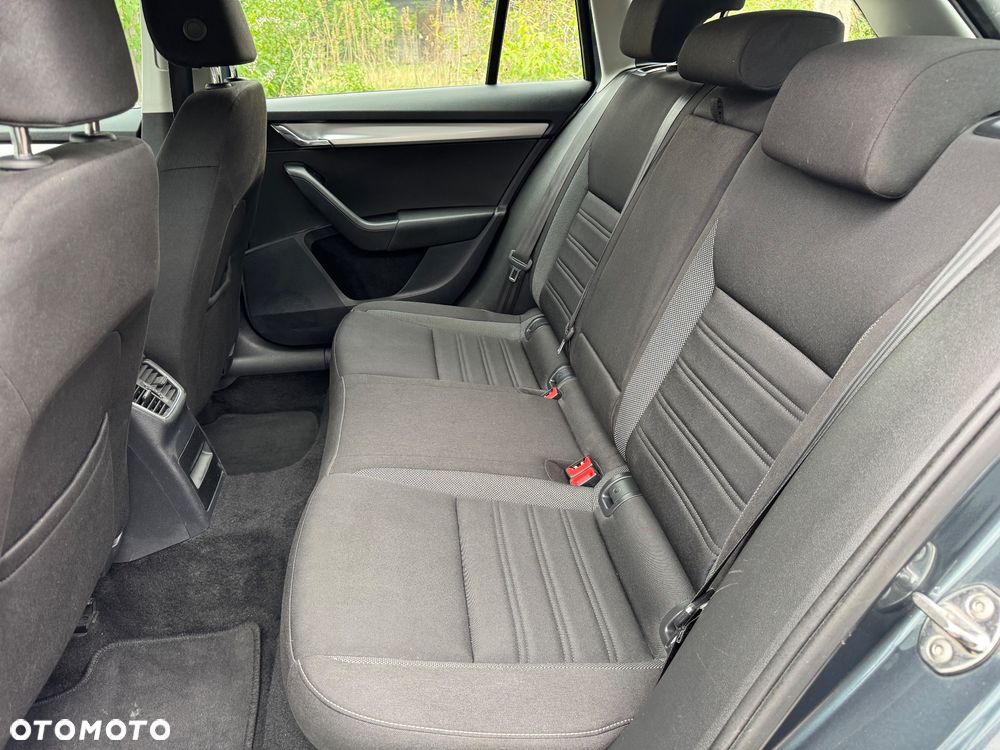 Skoda Octavia 1.0 TSI DSG Clever - 16