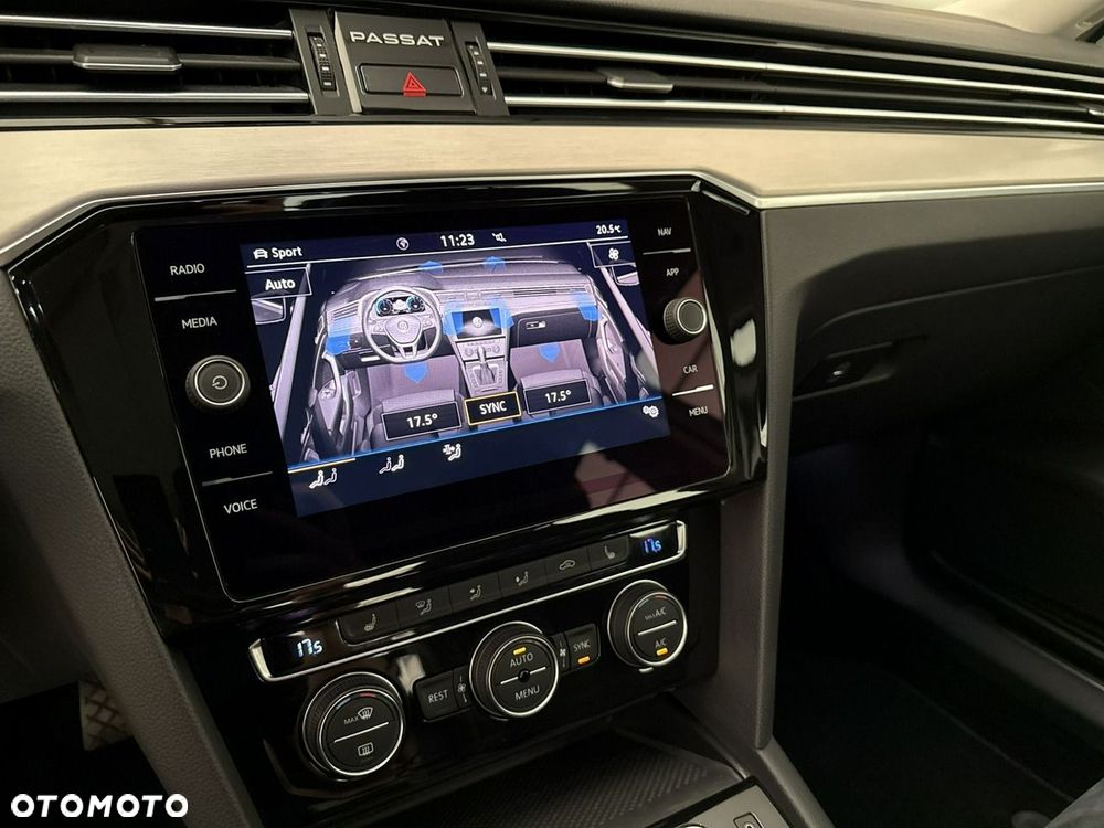 Volkswagen Passat - 25