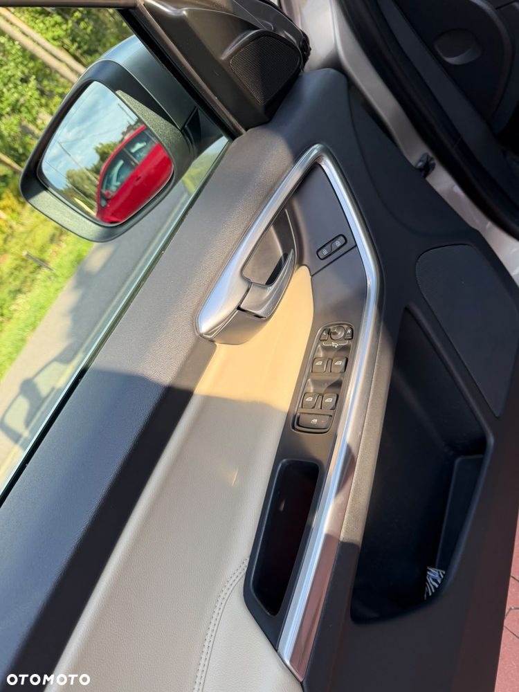 Volvo XC 60 D5 AWD Momentum - 16