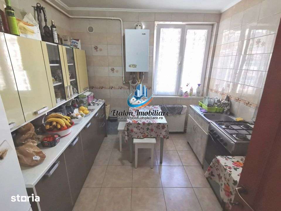 Apartament 4 camere, etaj 3, zona Carrefour Precista — fotografia 3