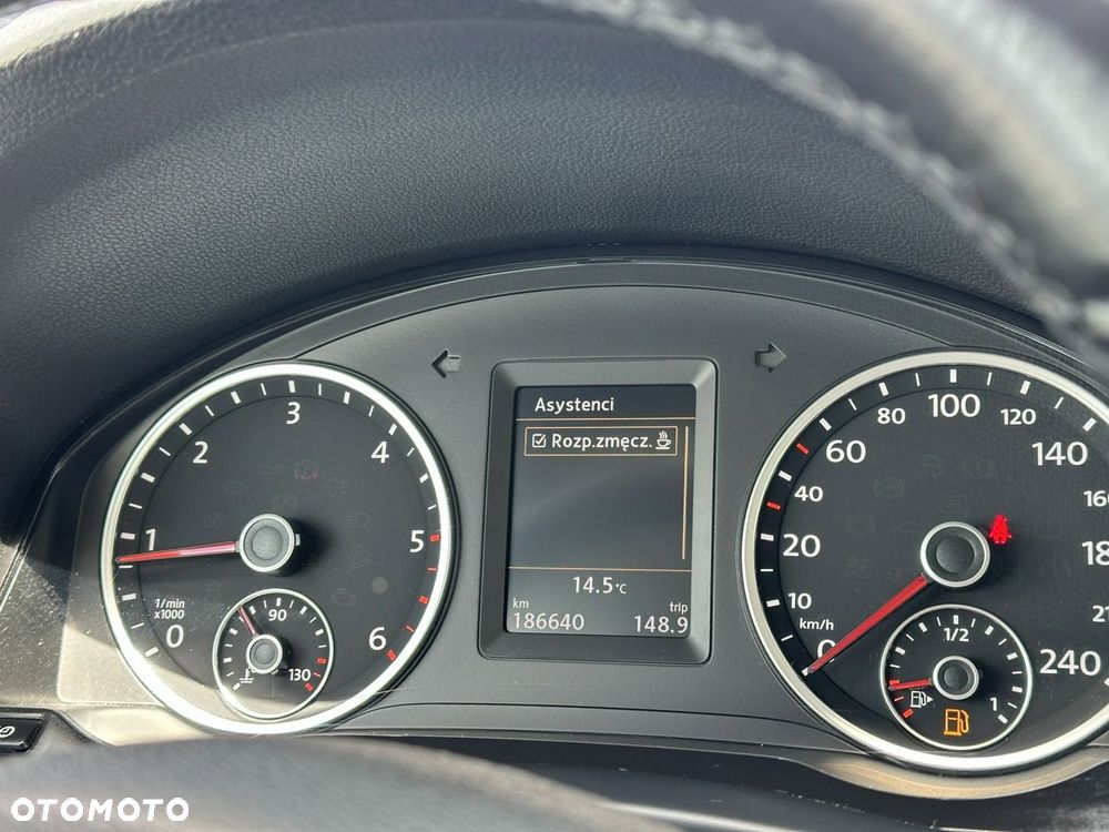 Volkswagen Tiguan 2.0 TDI DPF BlueMotion Technology Sport & Style - 24
