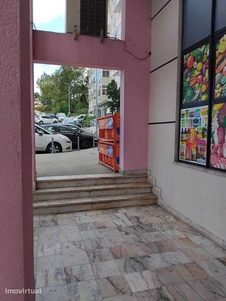 TRESPASSE DE SUPERMERCADO EM FUNCIONAMENTO – ZONA DE SINTRA - Grande imagem: 4/8