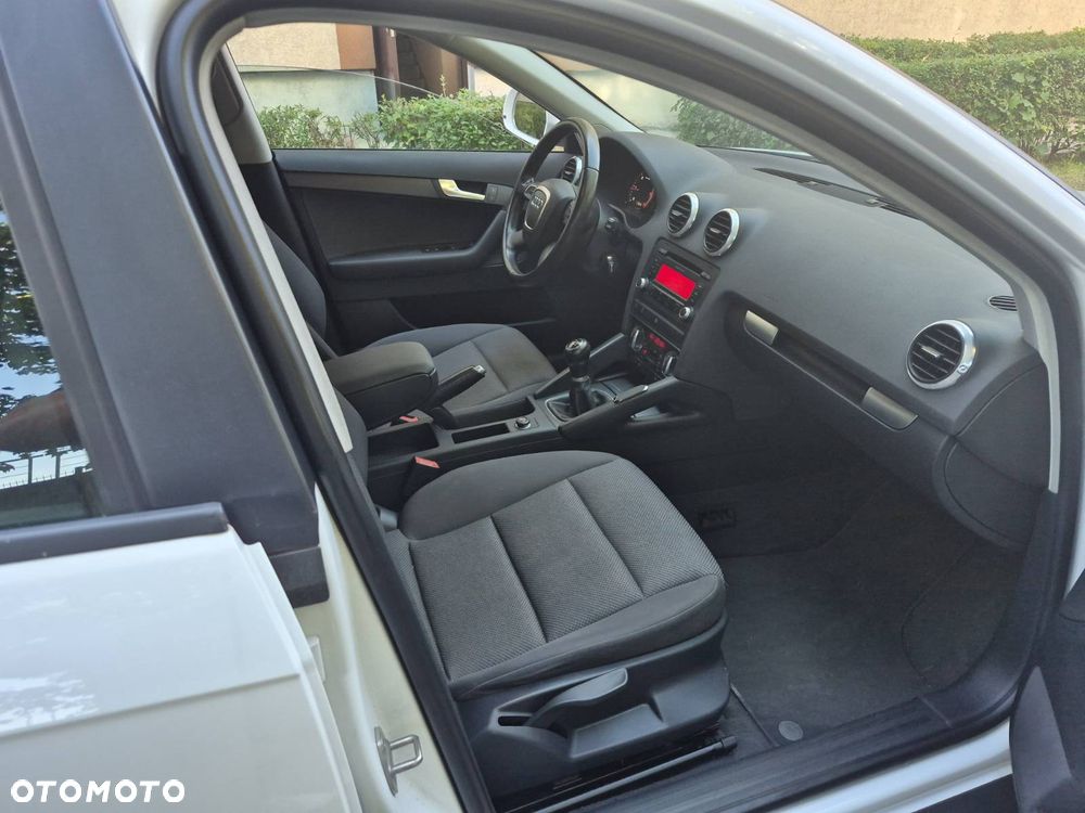 Audi A3 Sportback - 8