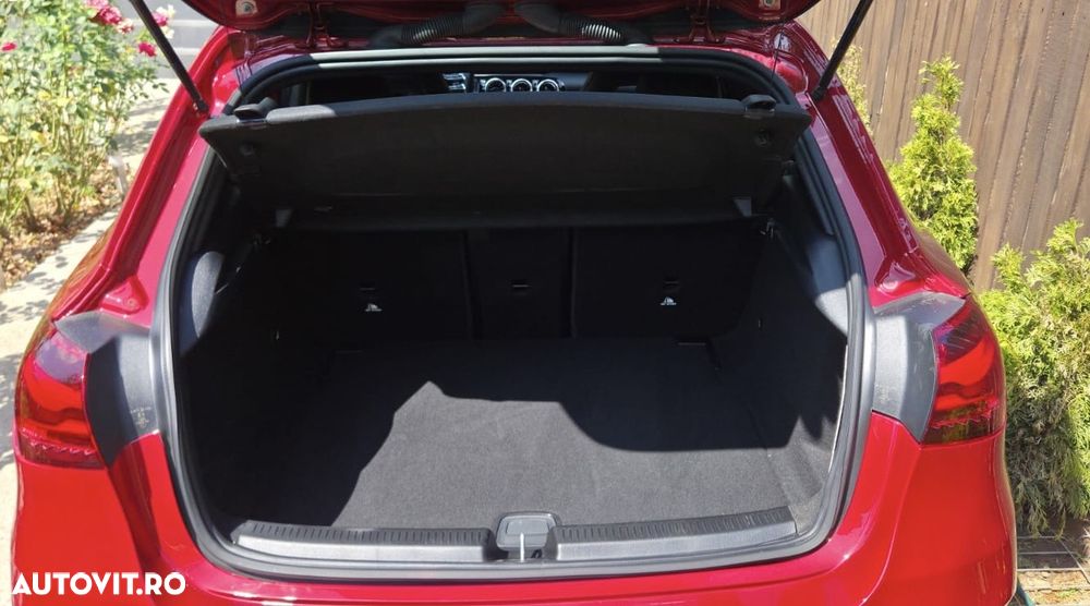 Mercedes-Benz A 180 7G-DCT AMG Line Advanced Plus - 14