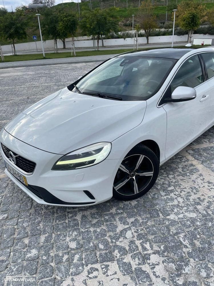 Volvo V40 2.0 D2 R-Design - 24