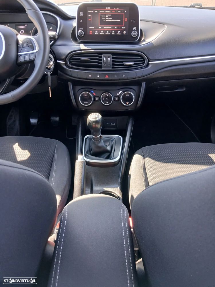 Fiat Tipo Station Wagon 1.3 M-Jet Lounge J17 - 22